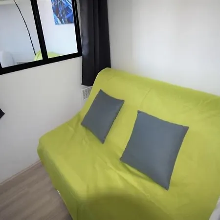 Centre - Beau Studio Cabine - 4/5 Personnes - Refait A Neuf 1 Appartement *