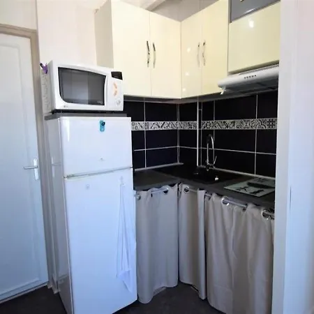 Centre - Beau Studio Cabine - 4/5 Personnes - Refait A Neuf 1 *